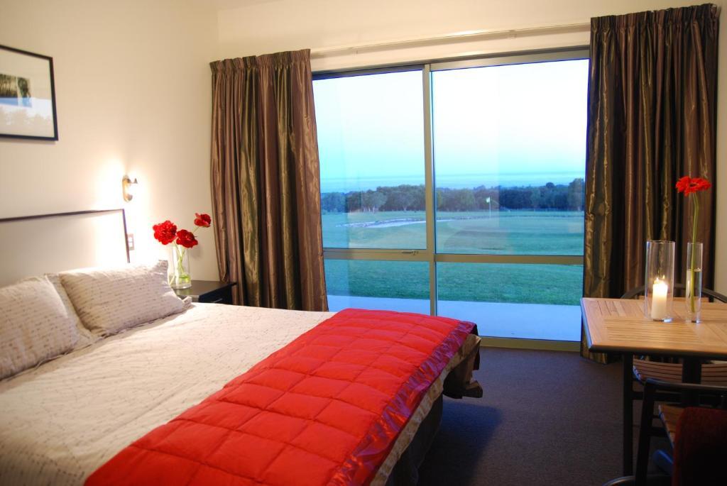 Koura Bay Golf Resort Кайкоура Номер фото